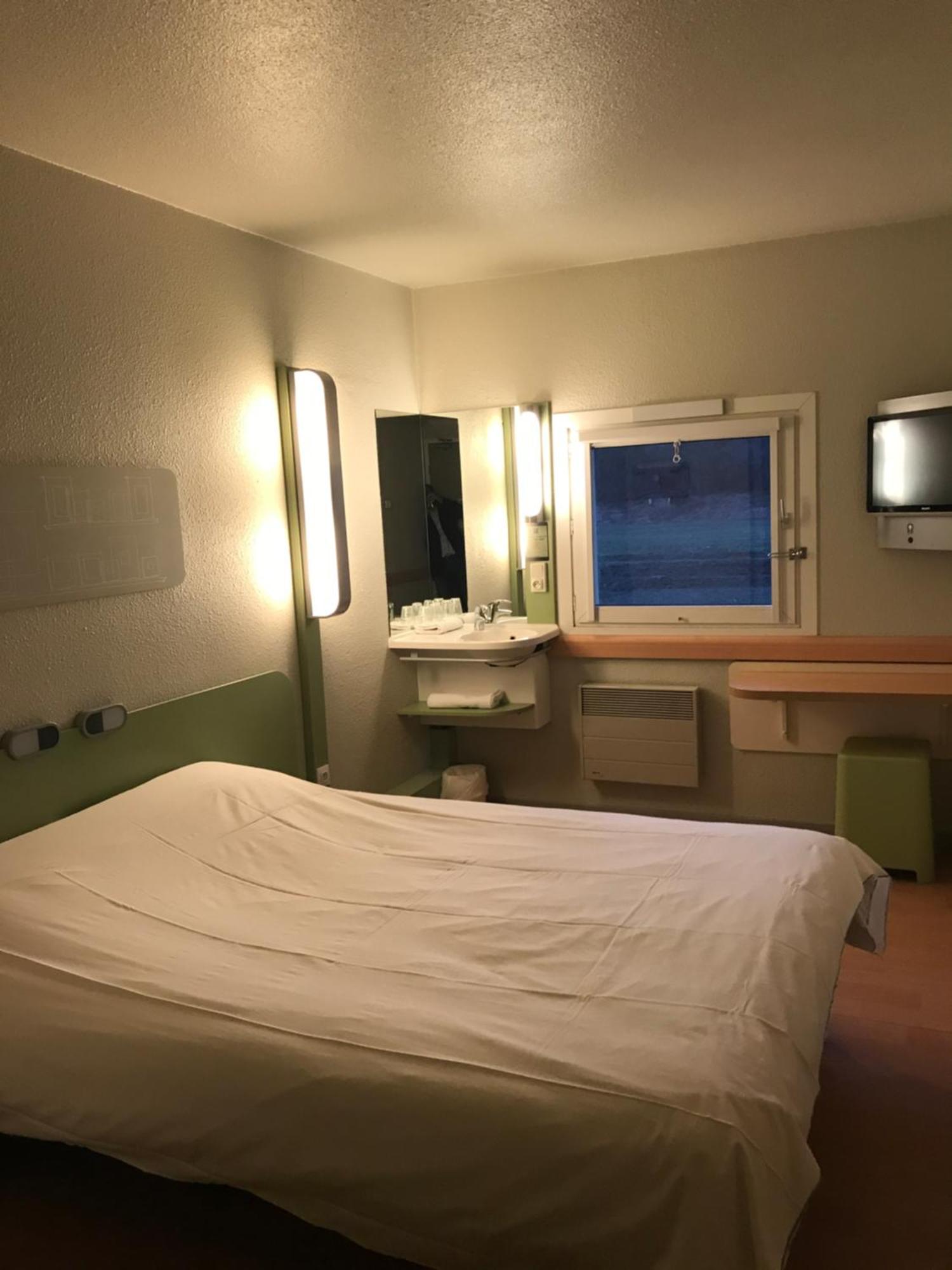 Ibis Budget L'Isle Adam Esterno foto