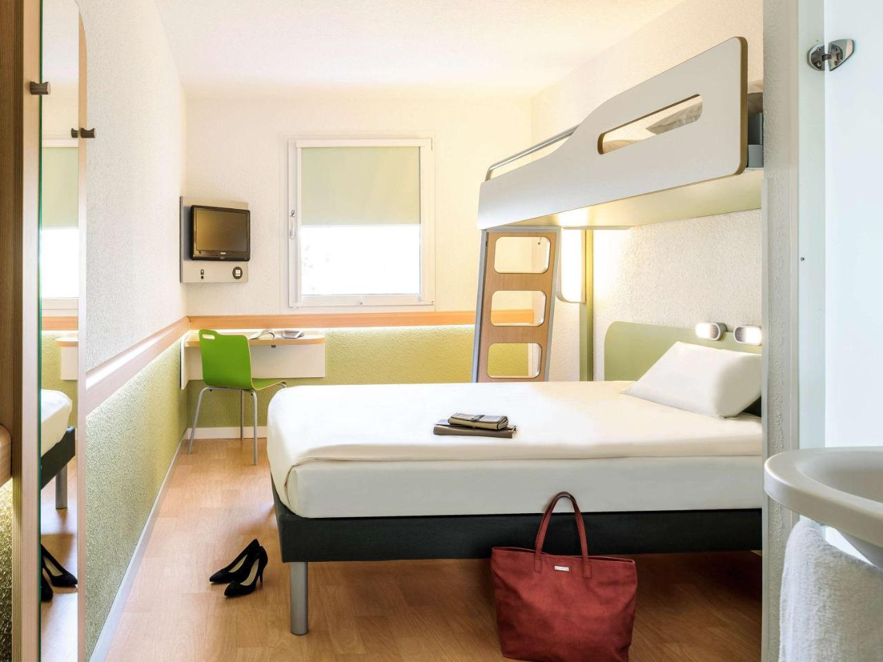Ibis Budget L'Isle Adam Esterno foto